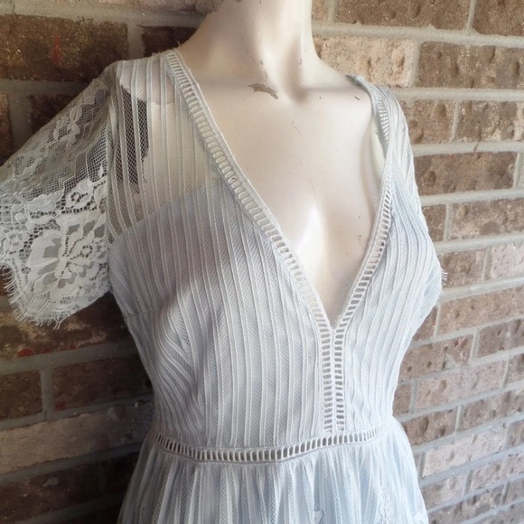 Juniors/ Women's FOREVER 21 Pale Blue Lace Open Back Dress Sz L NWT - Picture 5 of 7